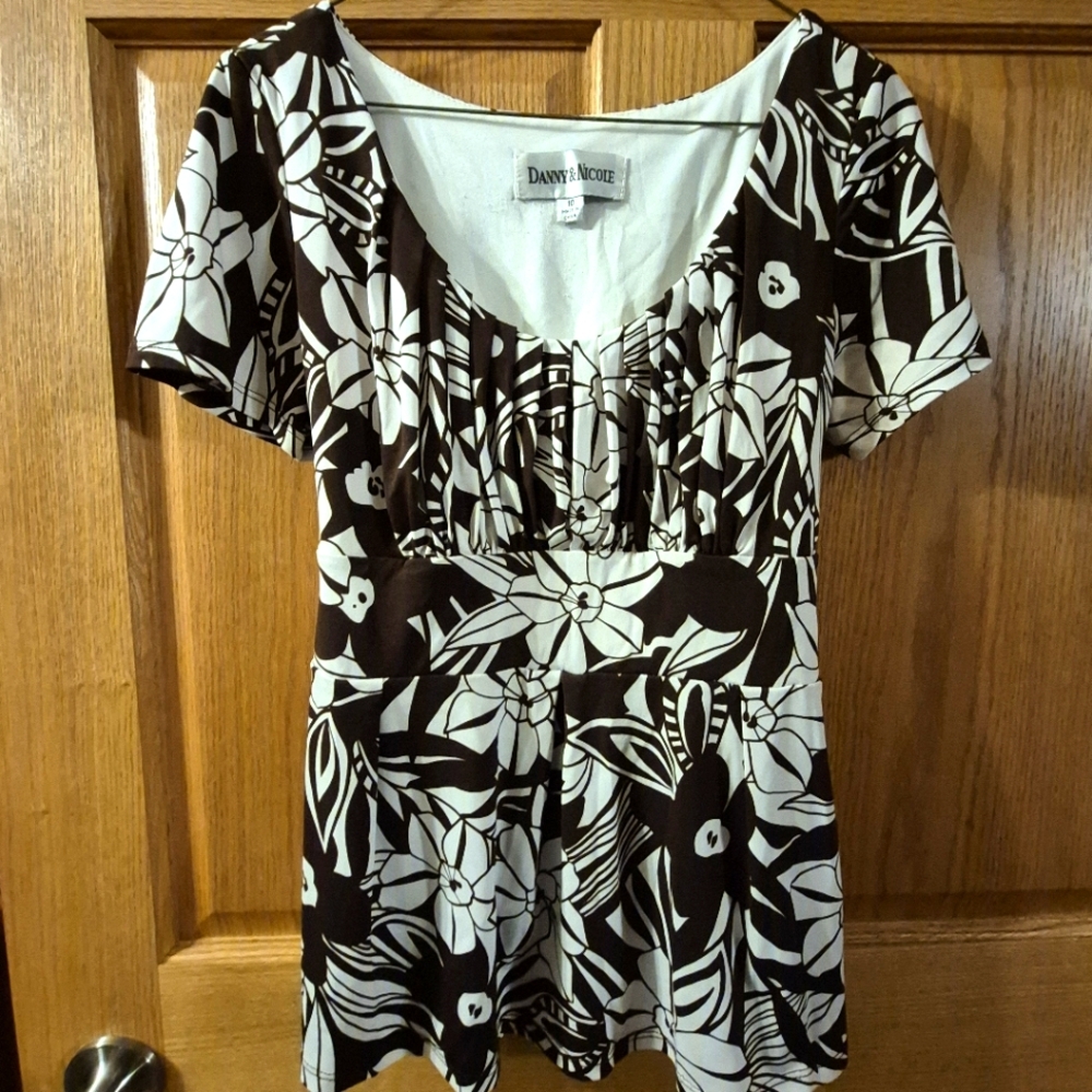 Danny & Nicole Tie-Back Floral Blouse